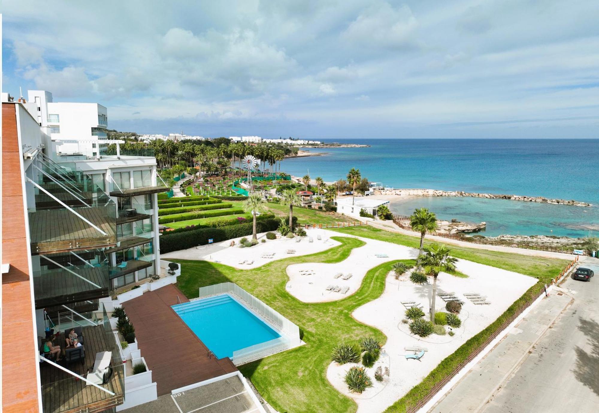 Apartment Josephine - Beachfront Protaras Ngoại thất bức ảnh